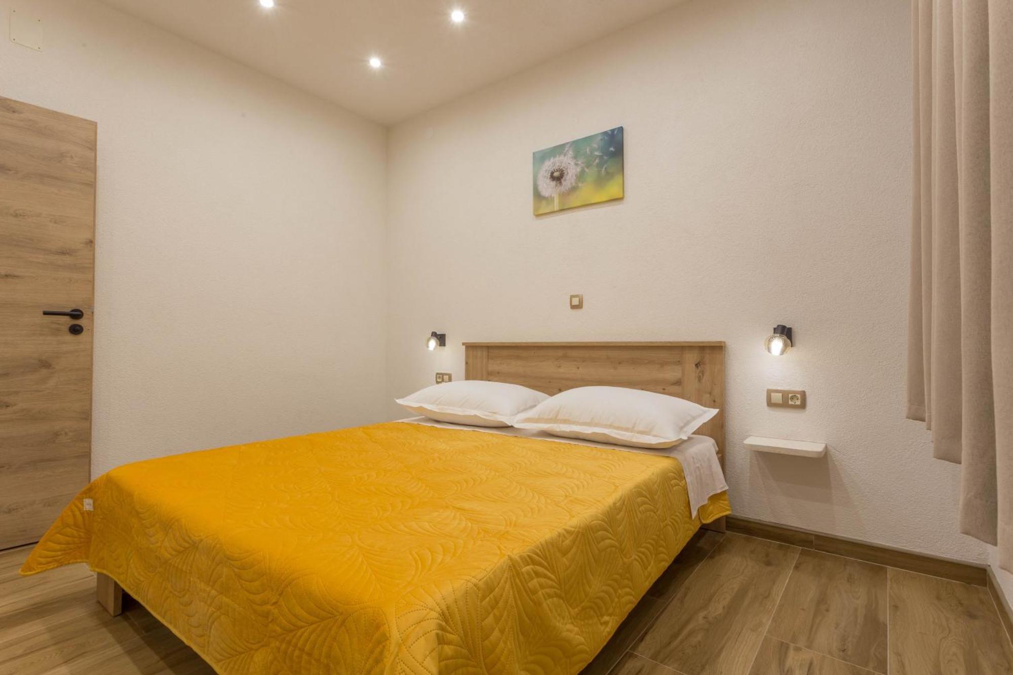 Apartment Zastupac 8761A Hvar Town Exteriör bild